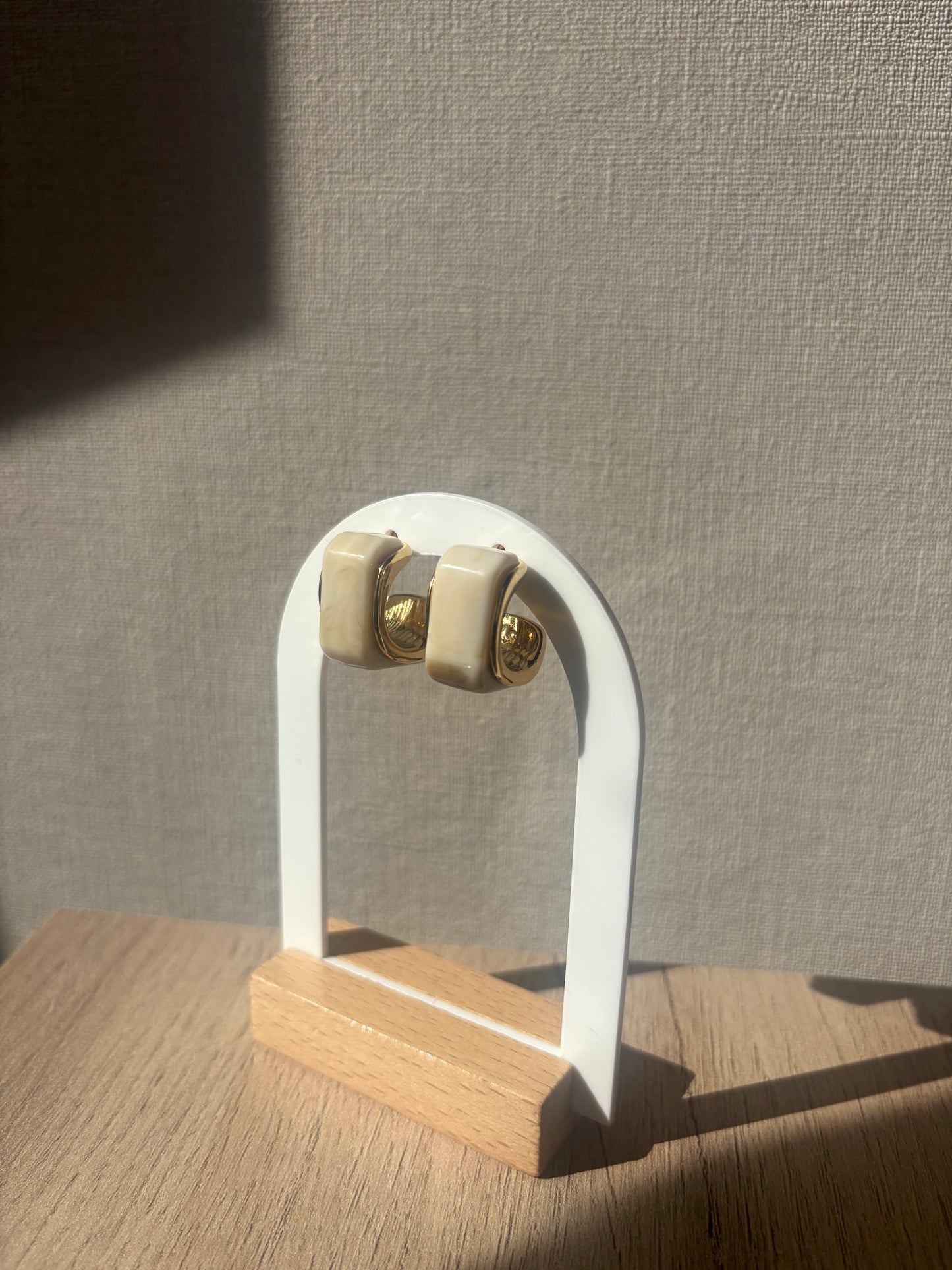 Boucles d’oreilles July beige
